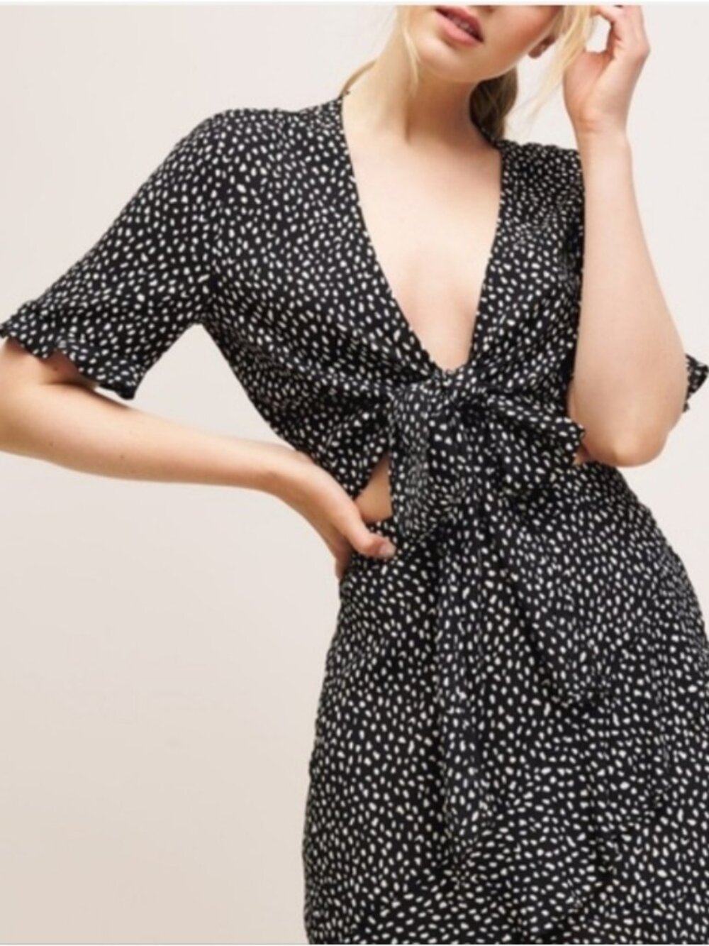 💠Dynamite Polka Dot Wrap Crop Top Womens Size Large Black White Ruffled